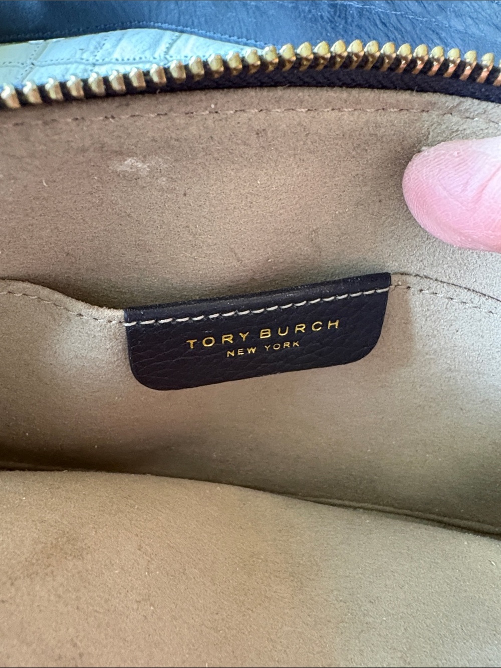 Tory Burch Black Leather Crossbody with Logo Strap - Picture 7 of 7